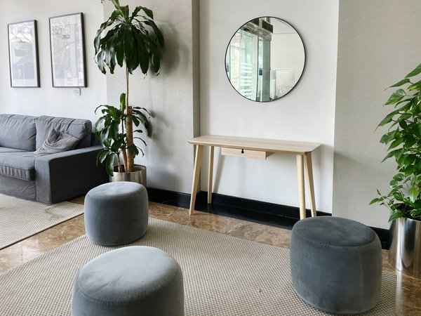 L'art du minimalisme avec des tableaux monochromes design