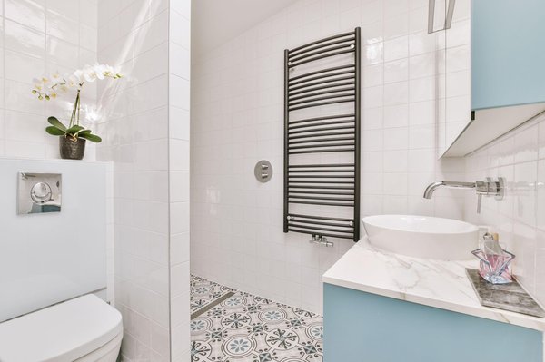 Design sculptural et fonctionnalité dans l'habitat moderne : l'art de transformer l'utilitaire en œuvre d'art